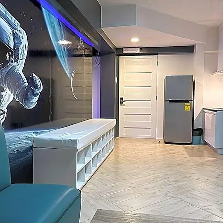 Bmax Spacepods