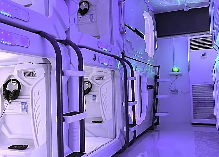 Hotel Bmax Spacepods