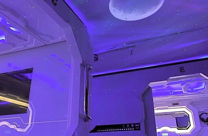 Bmax Spacepods Hotel 2*