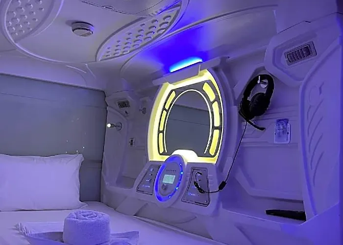 Hotel Bmax Spacepods 2*