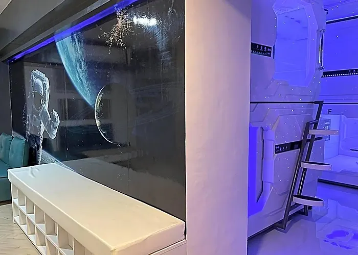 Bmax Spacepods
