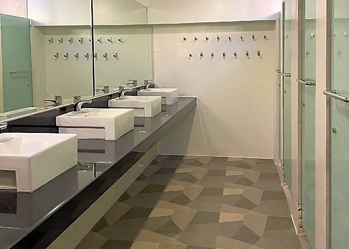 Bmax Spacepods Hotel